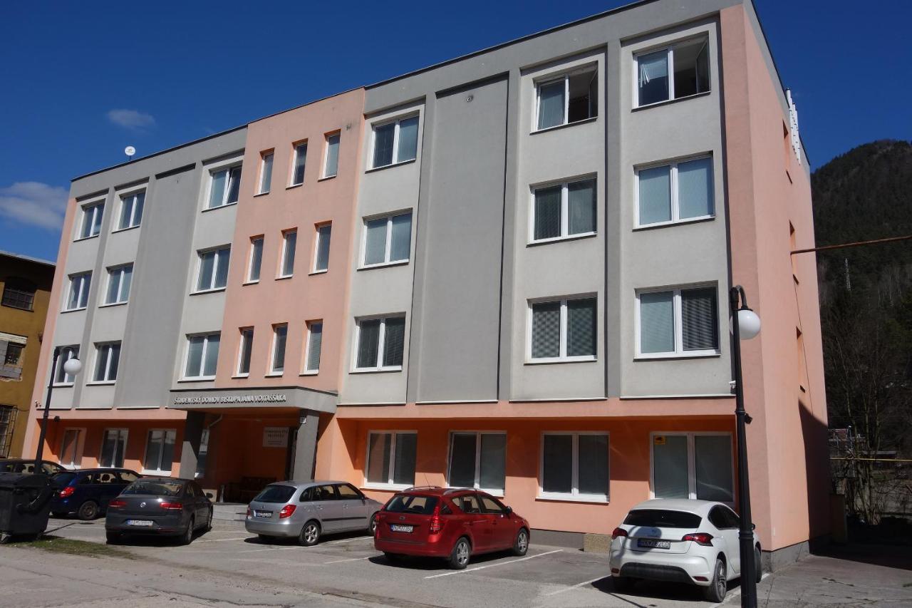 Apartmany Alzuz Ruzomberok Bagian luar foto
